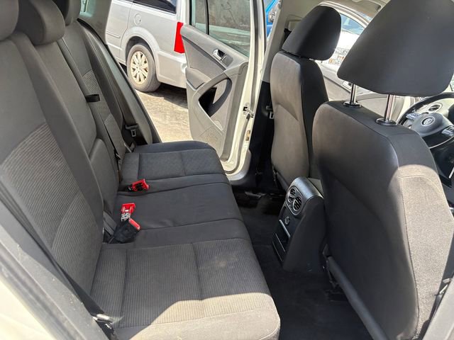 Used 2014 Volkswagen Tiguan S image 11