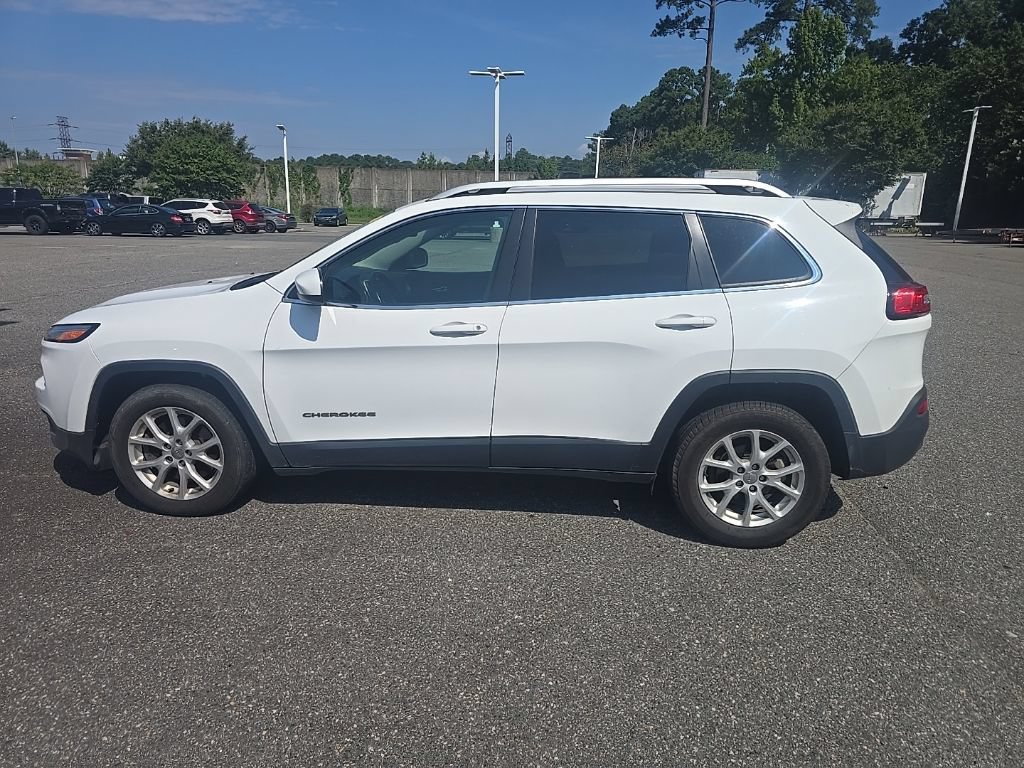 Used 2017 Jeep Cherokee Latitude FWD image 8
