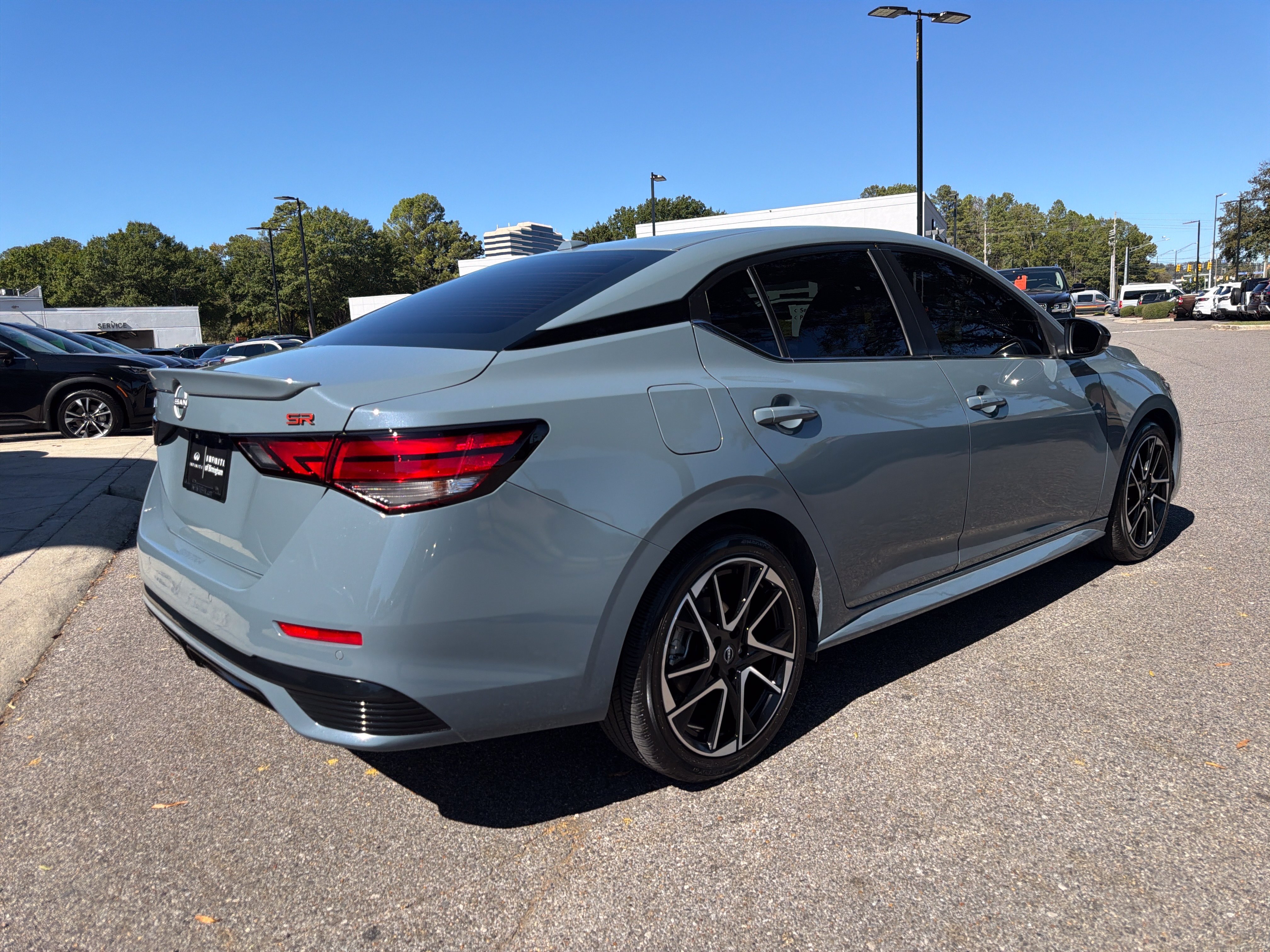 Used 2025 Nissan Sentra SR FWD image 11