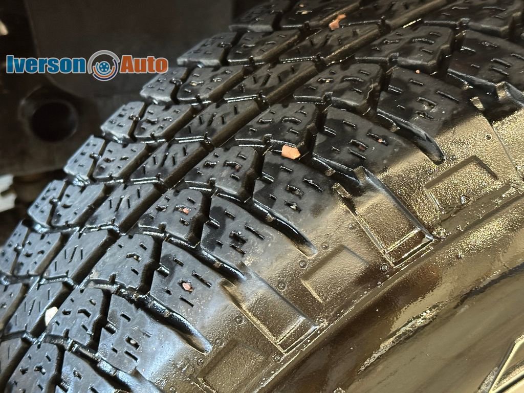 Used 2018 Jeep Wrangler Sahara w/ Connectivity Group AWD/4WD image 20