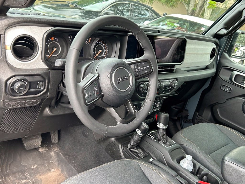 Certified 2025 Jeep Wrangler Sport AWD/4WD image 10