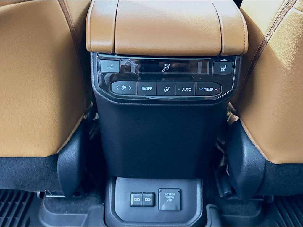 Certified 2026 Toyota Highlander Platinum AWD/4WD image 25