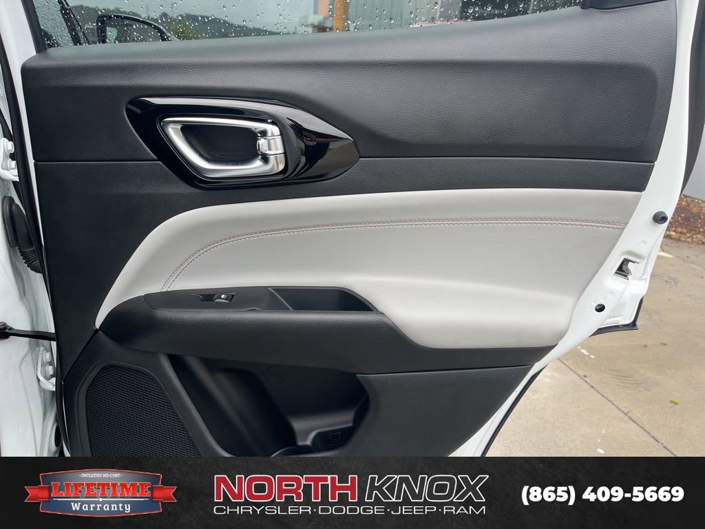 Used 2024 Jeep Compass Limited image 23