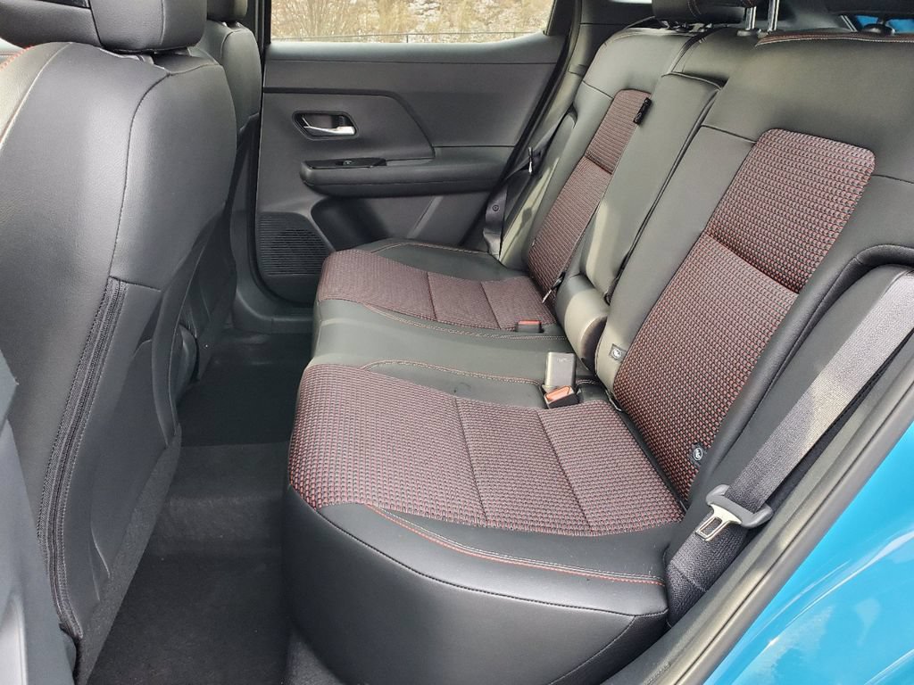 New 2026 Nissan Kicks SR w/ SR Premium Package FWD image 11