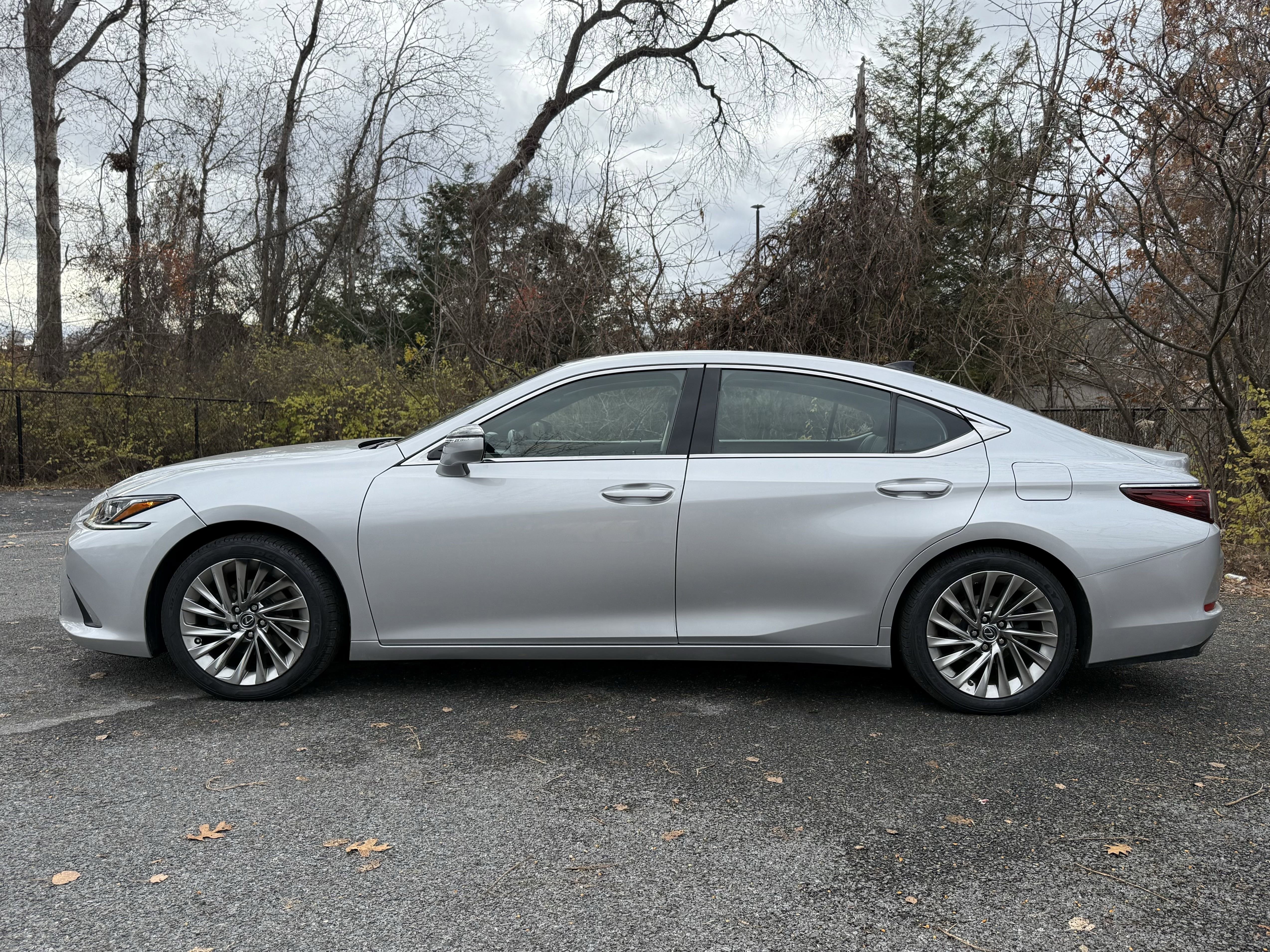 Used 2019 Lexus ES 350 Luxury image 9