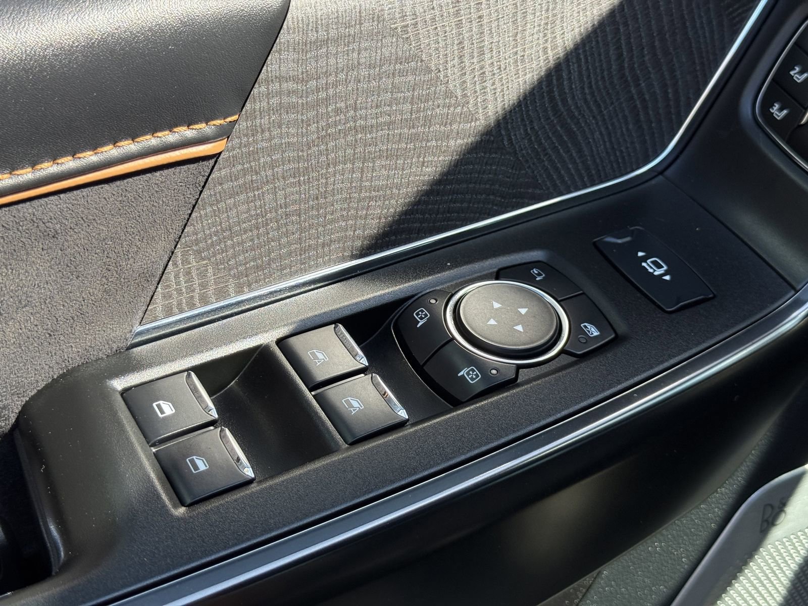 Used 2024 Ford F250 Platinum image 17