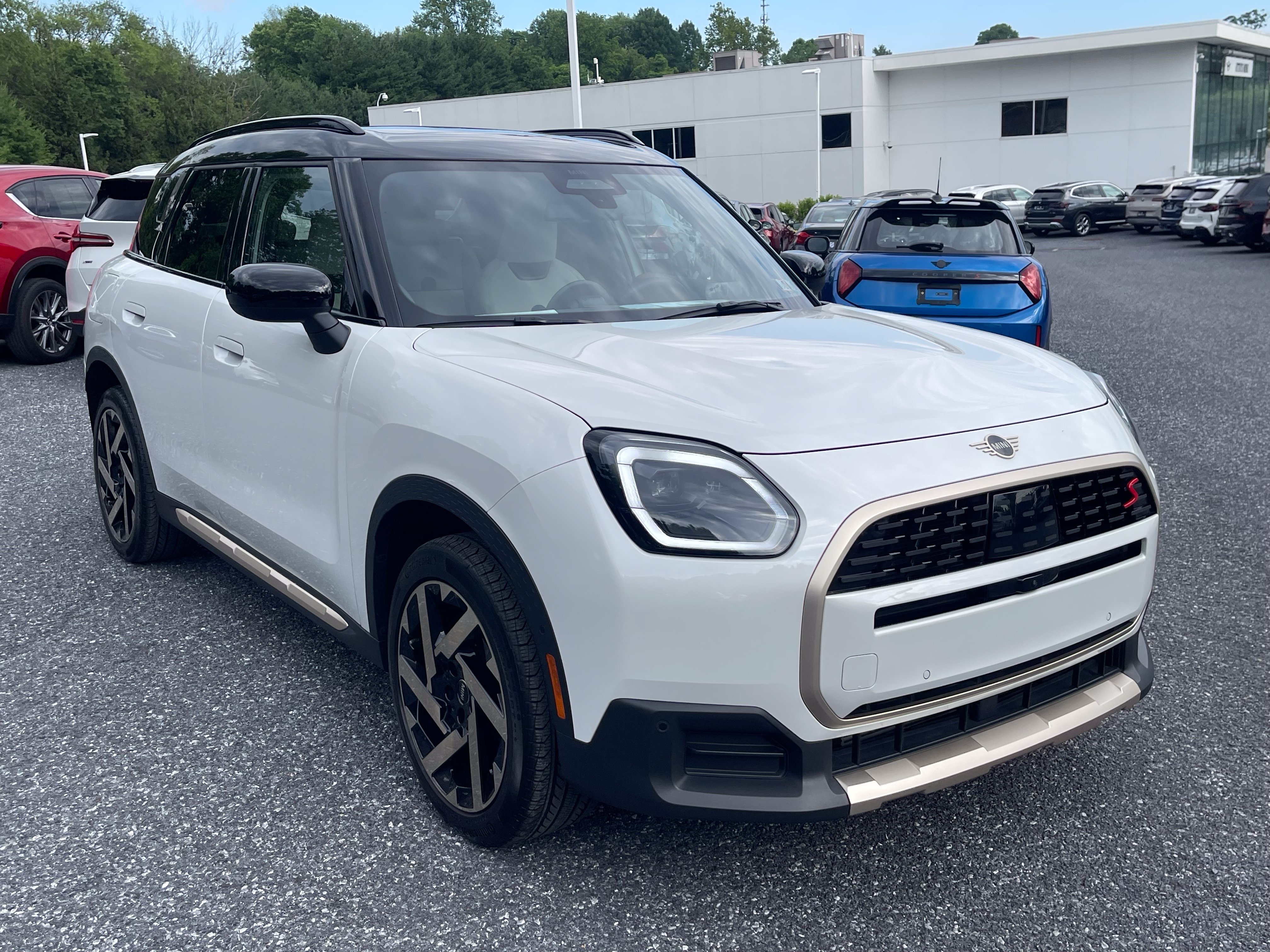 Used 2025 MINI Cooper Countryman S w/ Comfort Package Max AWD/4WD image 3