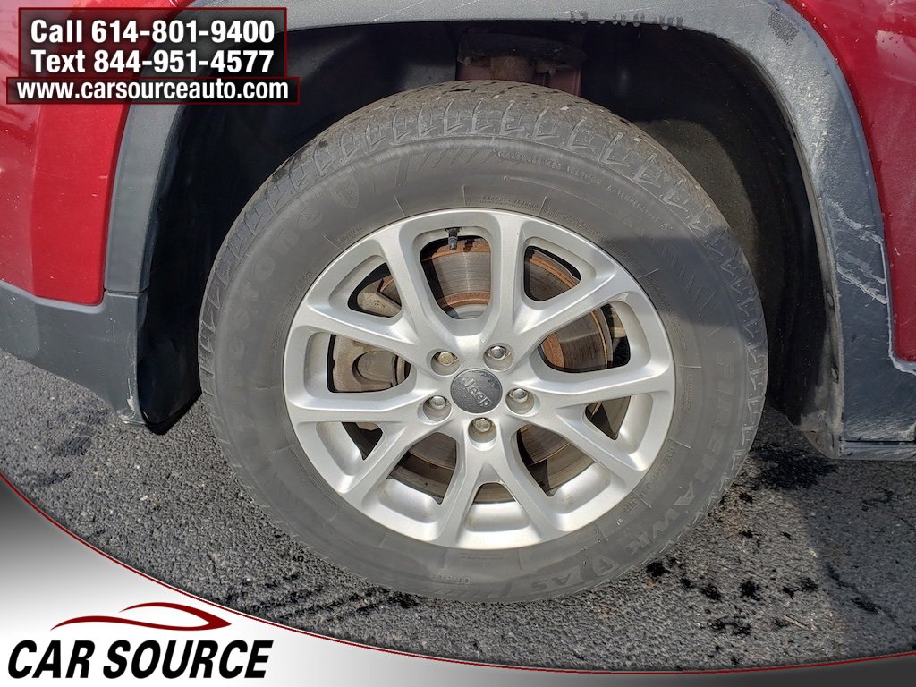 Used 2016 Jeep Cherokee Latitude w/ Cold Weather Group image 28