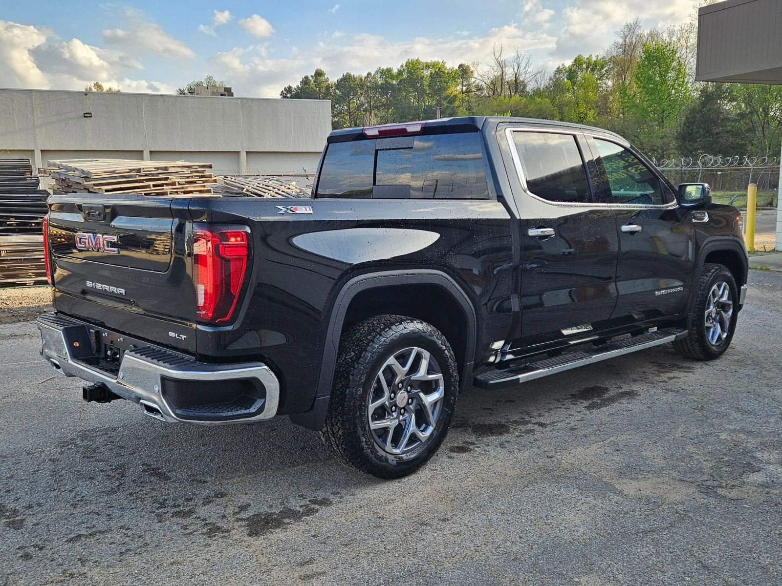 New 2026 GMC Sierra 1500 SLT w/ SLT Premium Plus Package AWD/4WD image 6