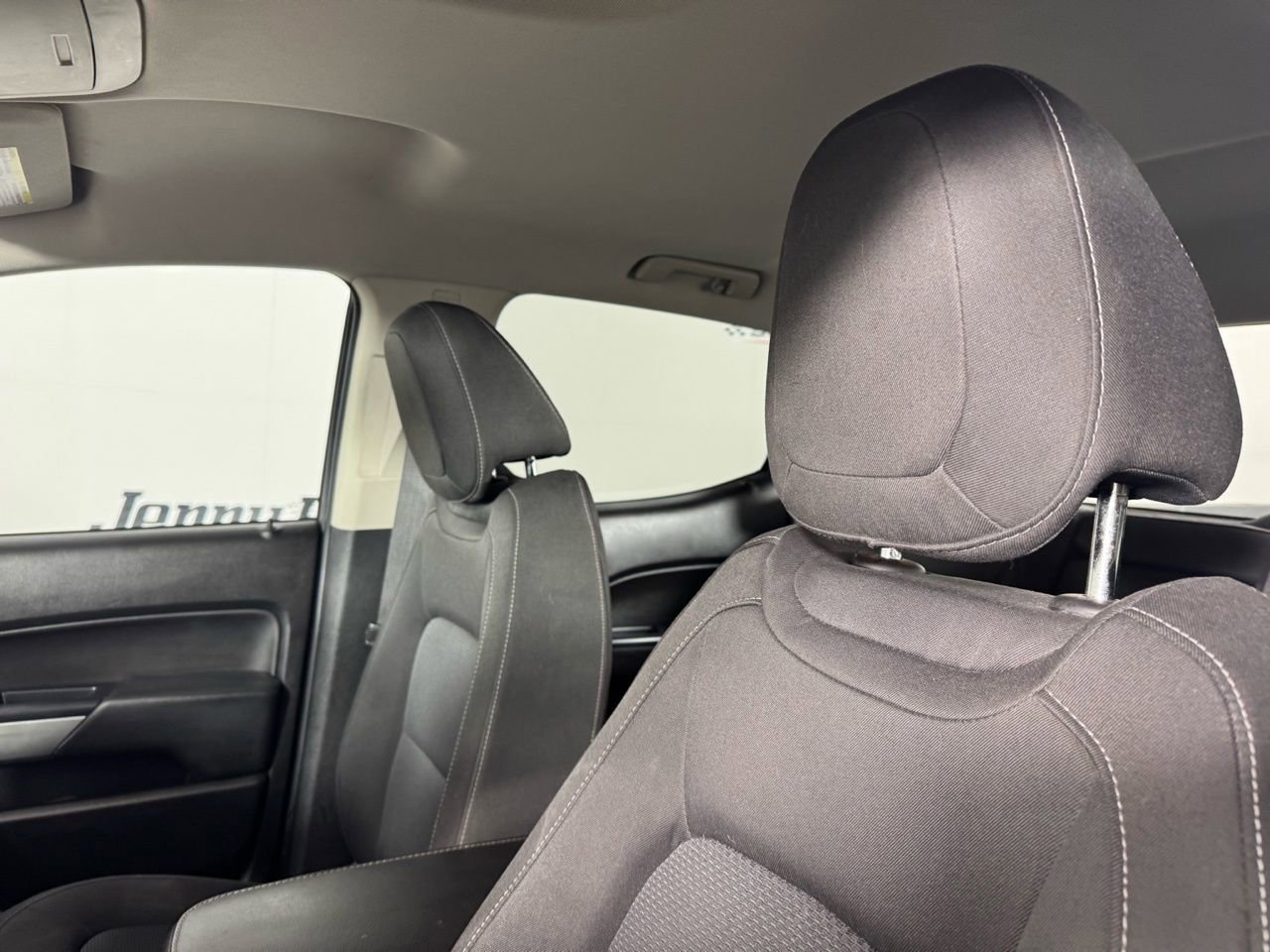 Used 2017 Chevrolet Colorado LT w/ LT Convenience Package image 12