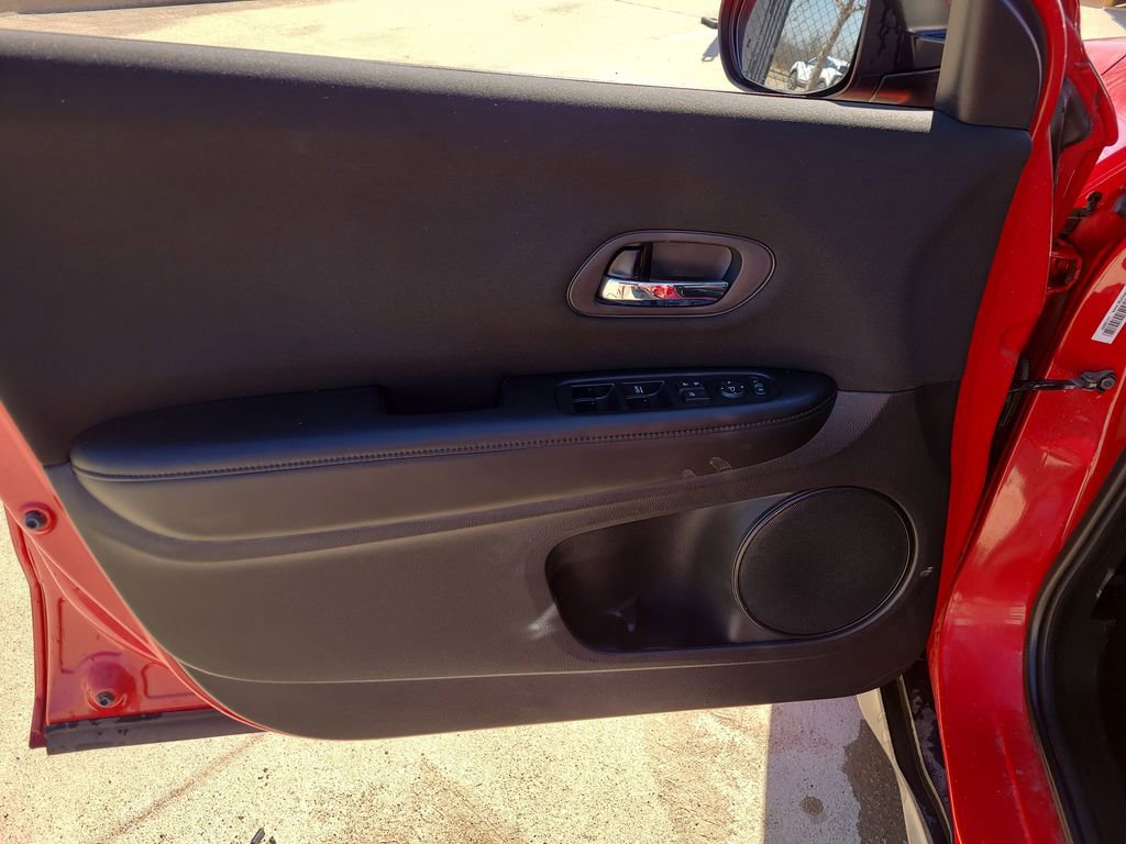 Used 2017 Honda HR-V LX image 16