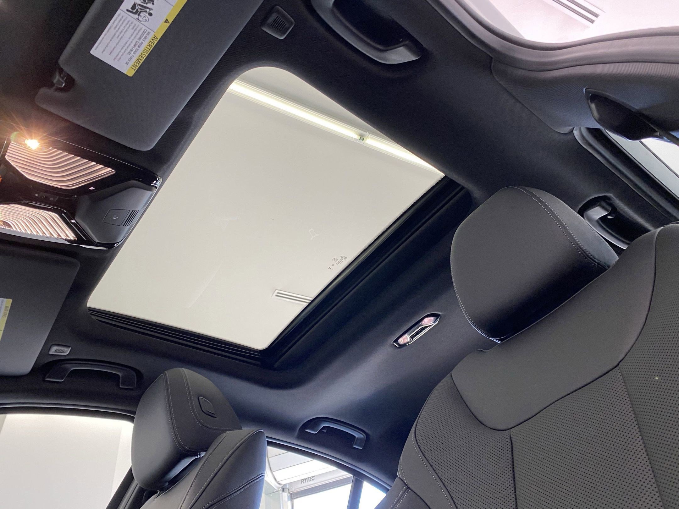 Used 2025 BMW 330i xDrive Sedan w/ Convenience Package image 14