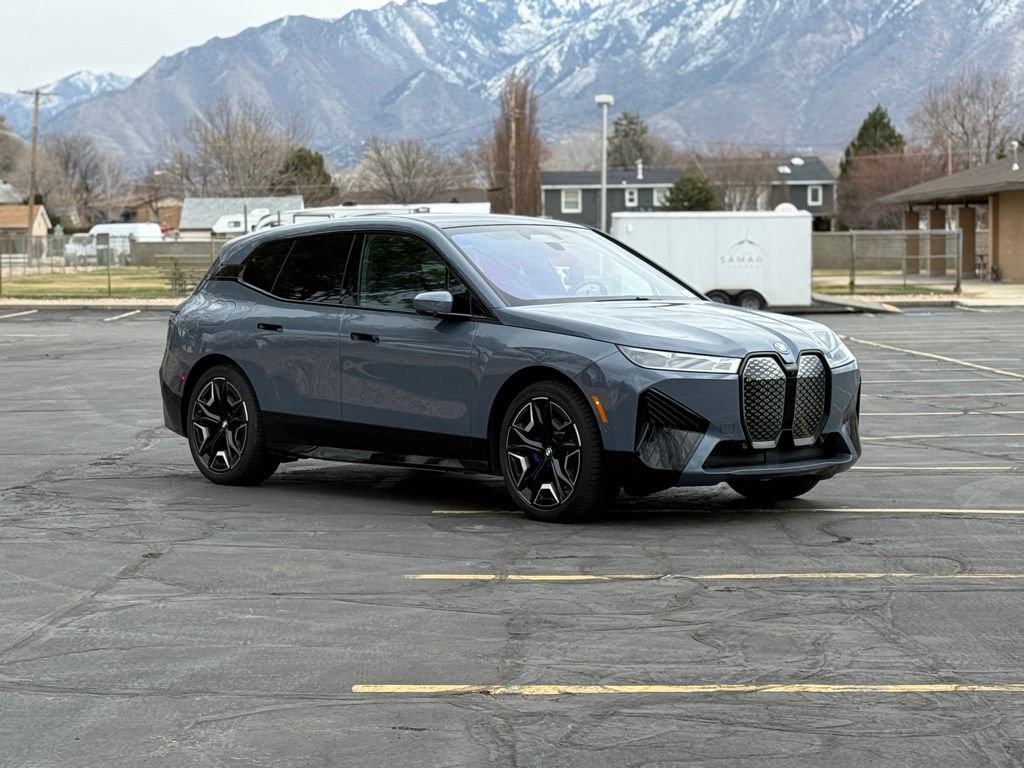 Used 2025 BMW iX xDrive50 w/ Premium Package image 3