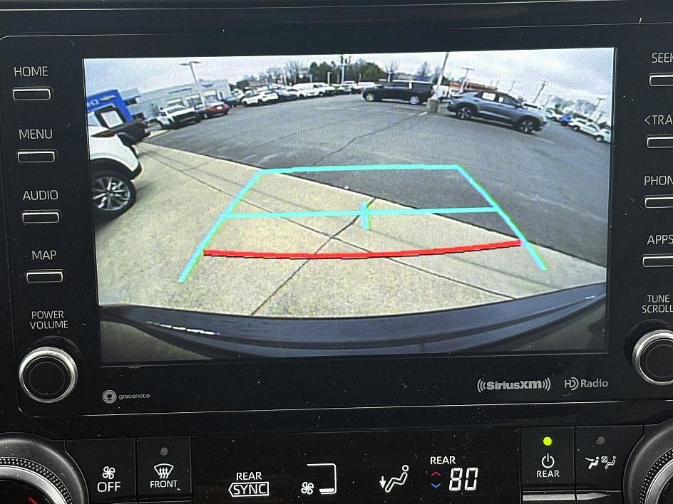 Used 2021 Toyota Highlander XLE image 24