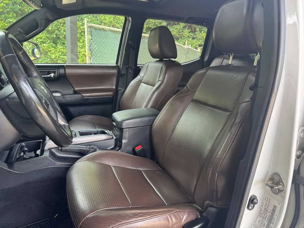 Used 2016 Toyota Tacoma Limited AWD/4WD image 9