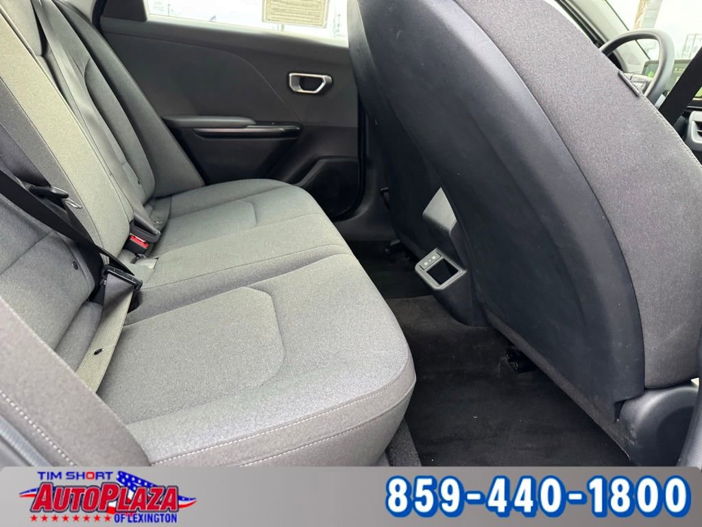 Used 2025 Kia K4 LXS image 33