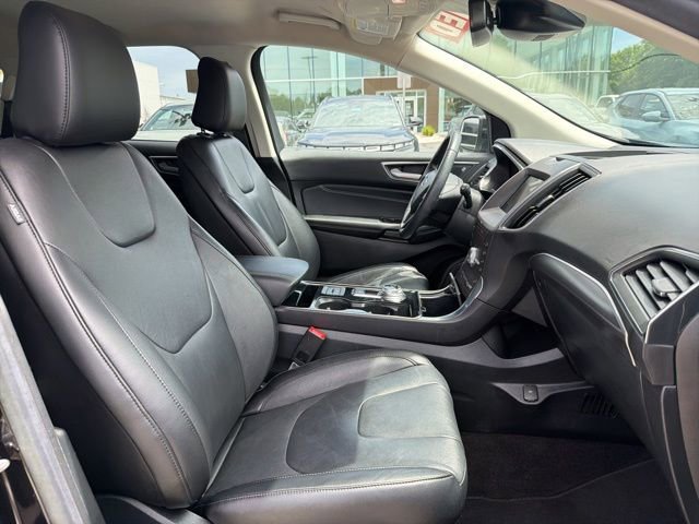 Used 2020 Ford Edge Titanium w/ Cargo Accessory Package FWD image 33