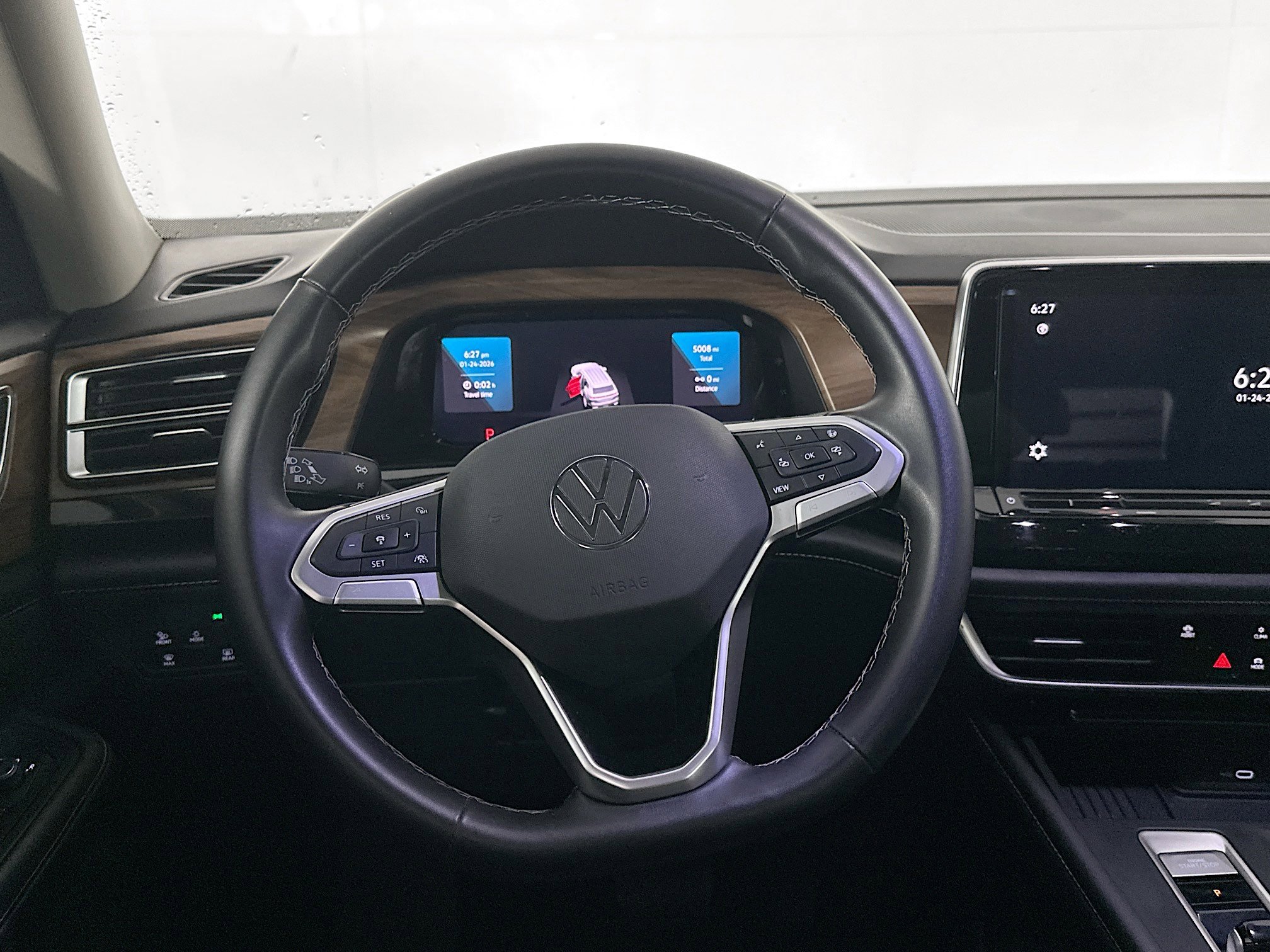 Used 2025 Volkswagen Atlas SE image 18
