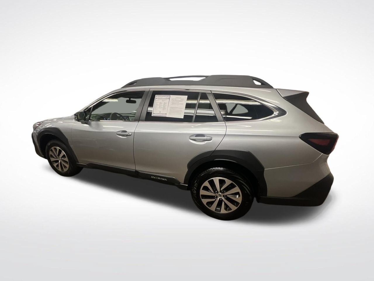 Used 2025 Subaru Outback Premium AWD/4WD image 2