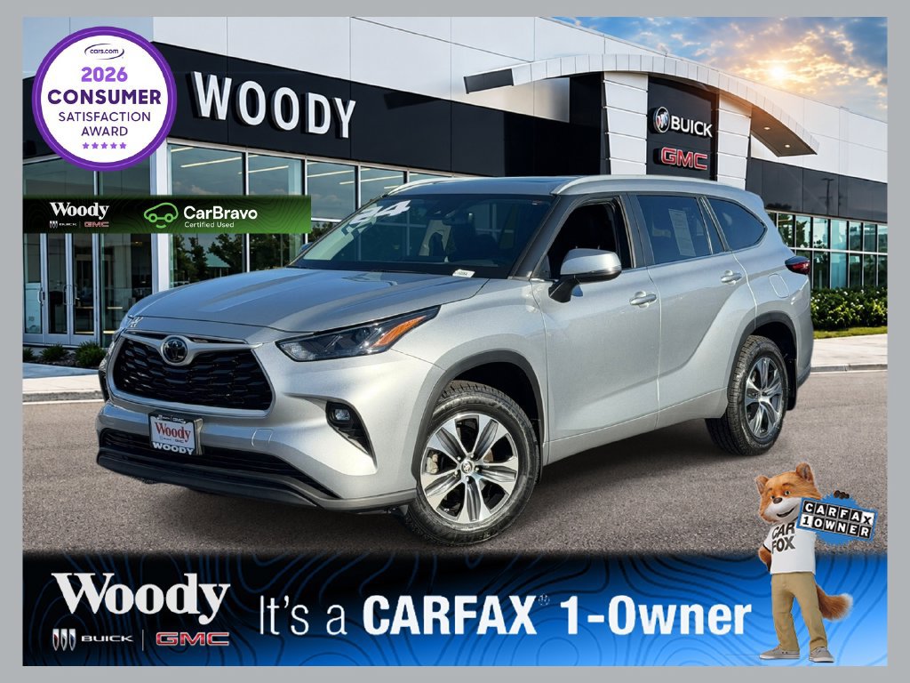 Used 2024 Toyota Highlander XLE FWD image 1