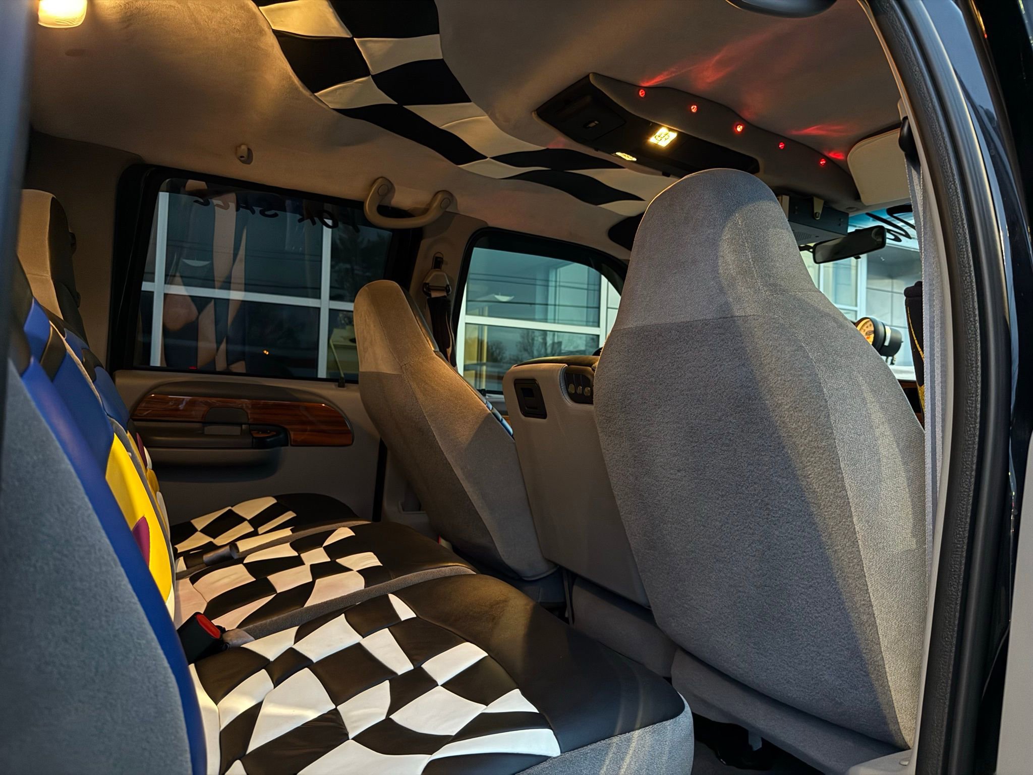 Used 1999 Ford F350 4x4 Crew Cab DRW Super Duty image 28