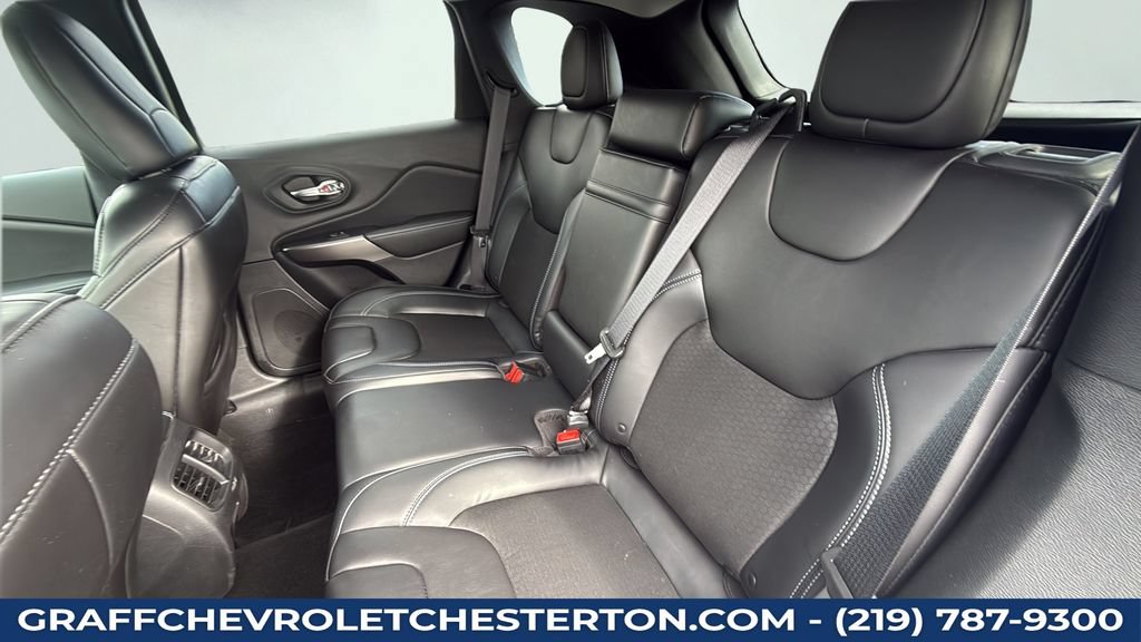 Used 2019 Jeep Cherokee Latitude Plus AWD/4WD image 41