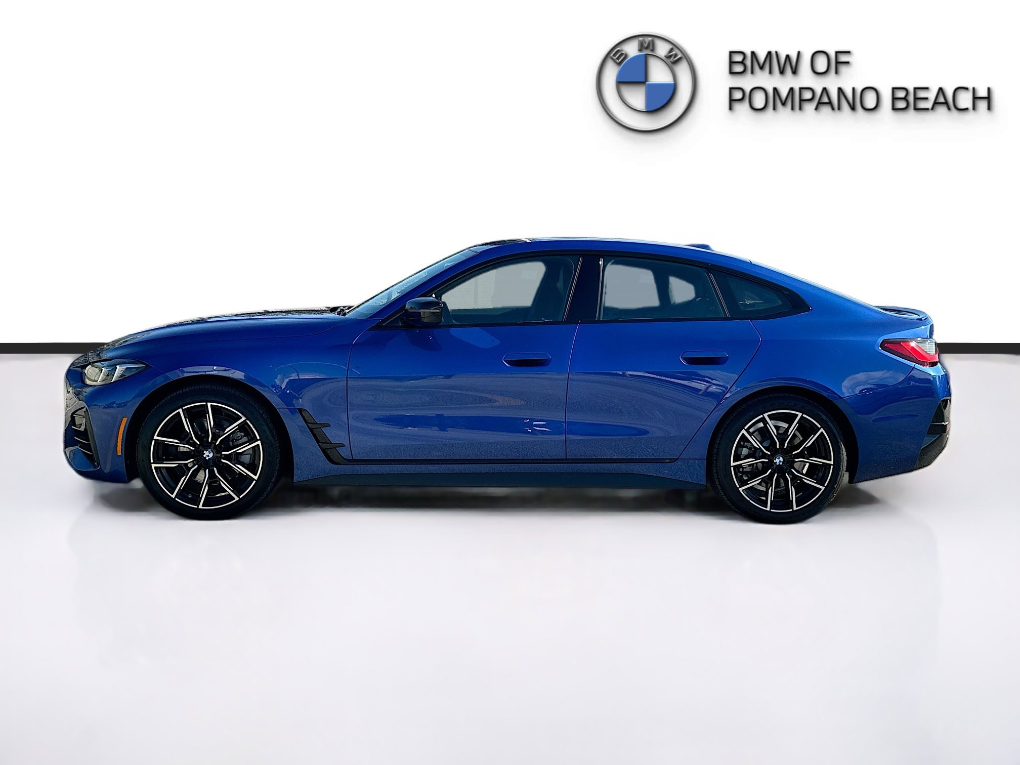 Used 2025 BMW 430i xDrive w/ M Sport Package image 4