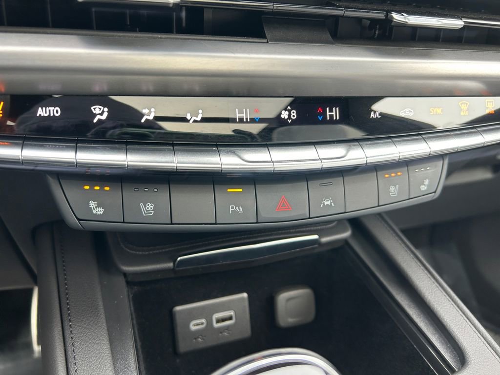 Used 2024 Cadillac XT4 Sport image 36