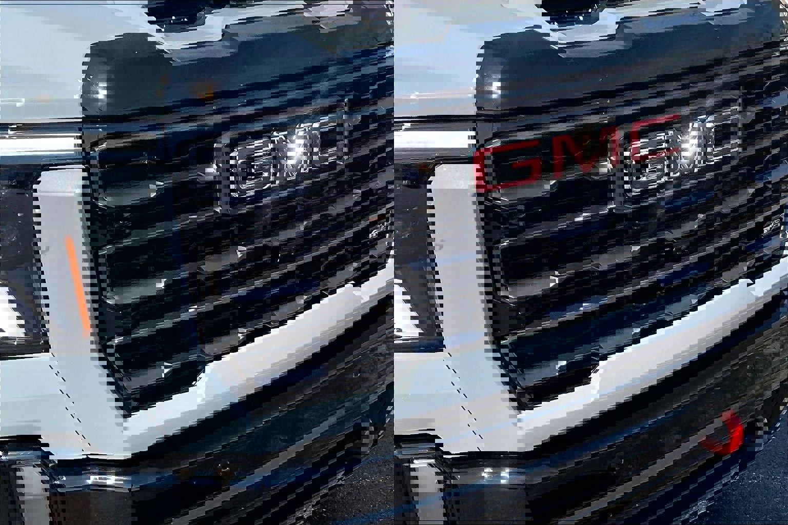 Used 2024 GMC Sierra 2500 AT4X image 34