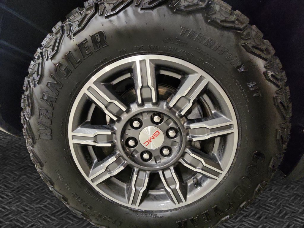 Certified 2024 GMC Sierra 1500 AT4 w/ Technology Package AWD/4WD image 13