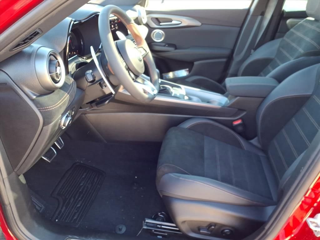 New 2025 Alfa Romeo Tonale AWD/4WD image 14