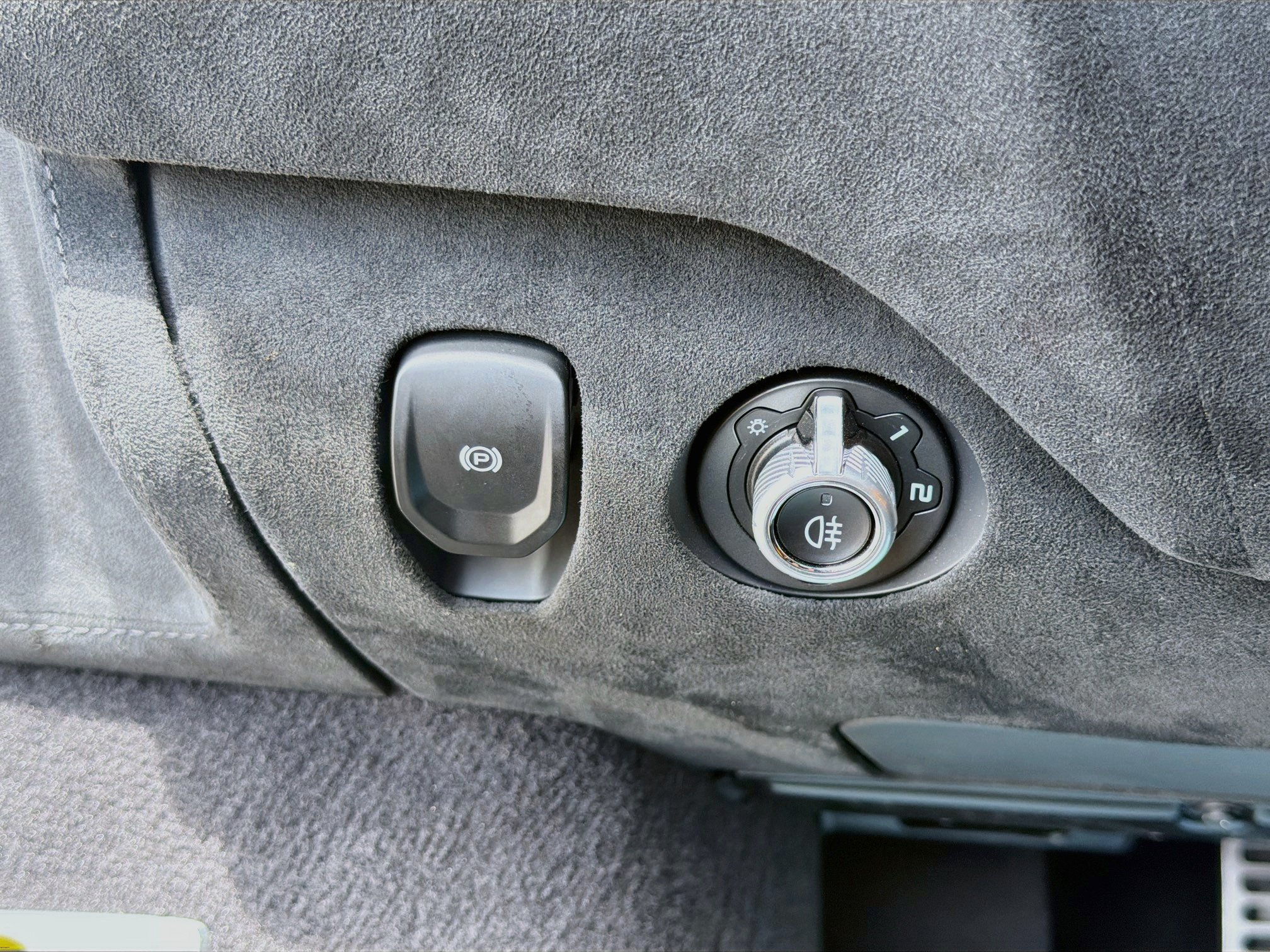 Used 2024 McLaren 750S Spider RWD image 36