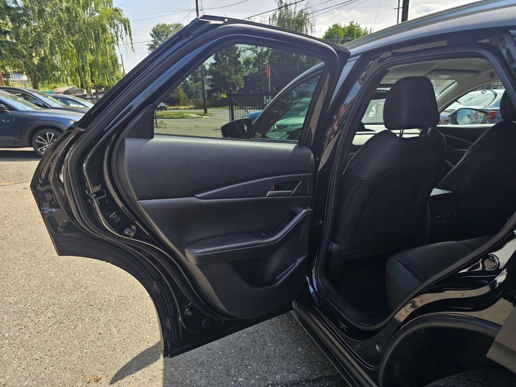 Certified 2023 MAZDA CX-30 AWD 2.5 S w/ Select Package image 16