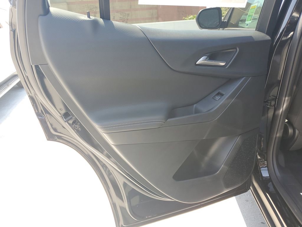 New 2026 Chevrolet Equinox LT w/ Safety and Technology Package FWD image 15