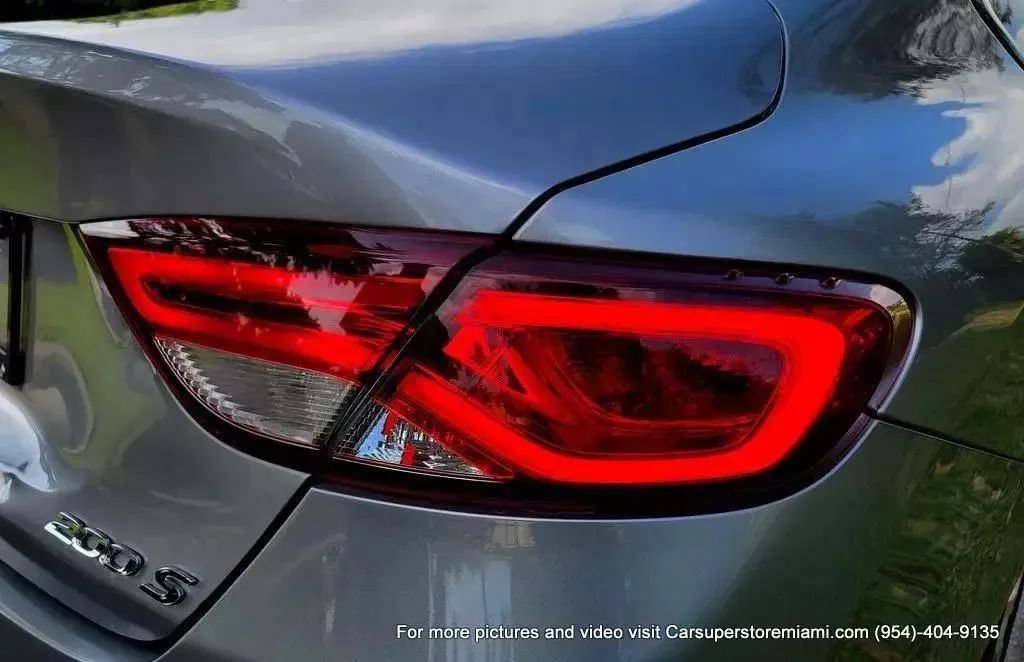 Used 2015 Chrysler 200 S FWD image 39