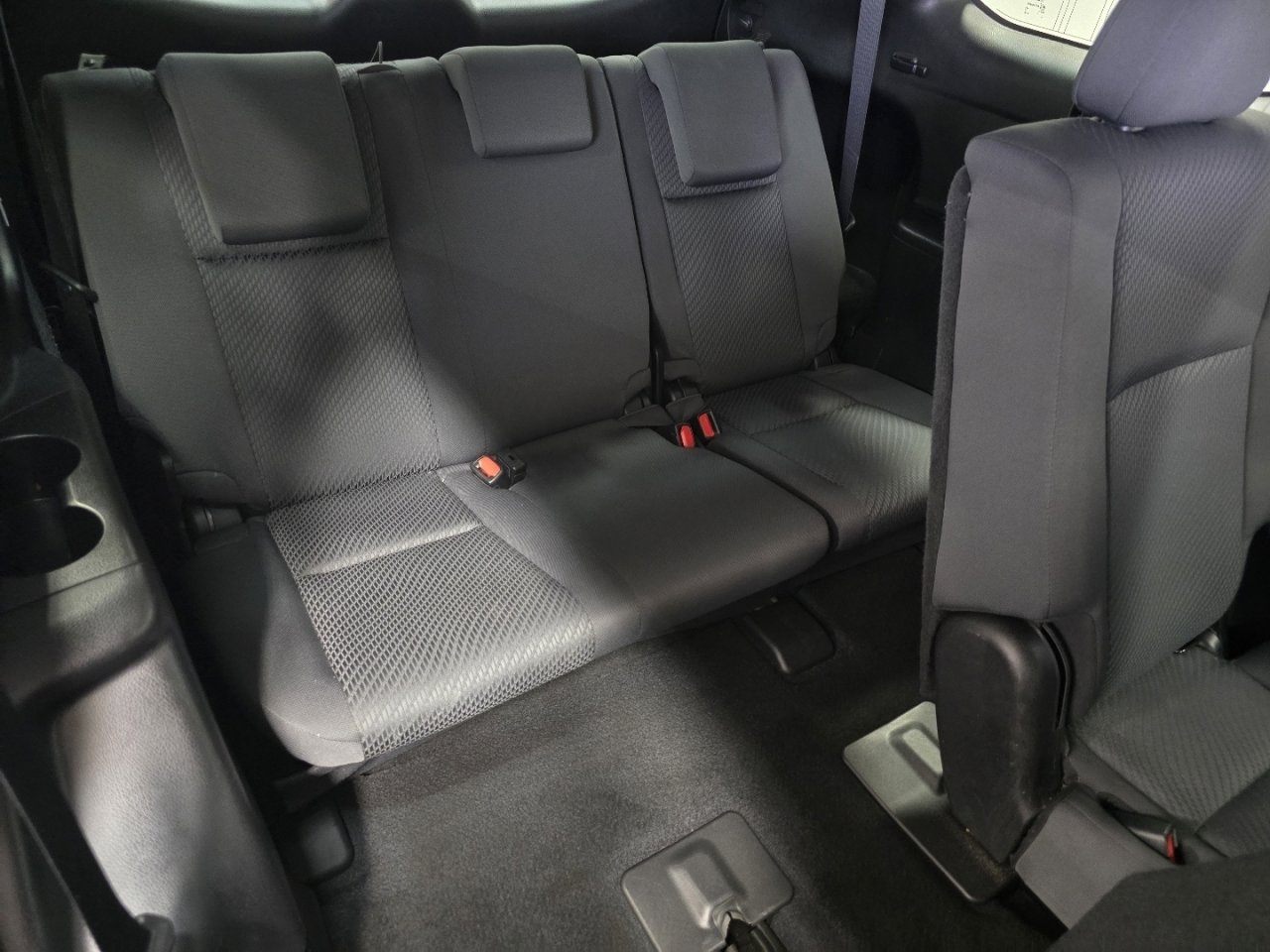 Certified 2019 Toyota Highlander LE FWD image 17