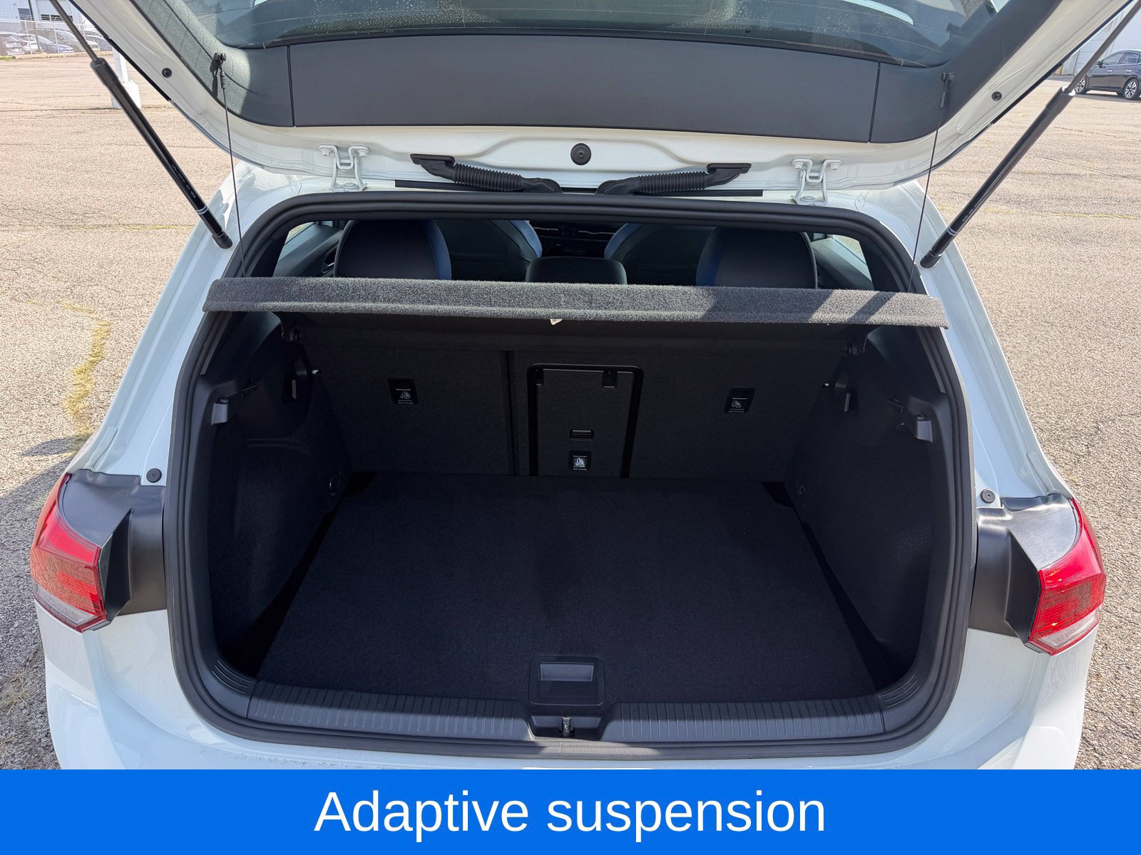 Used 2024 Volkswagen Golf R AWD/4WD image 33
