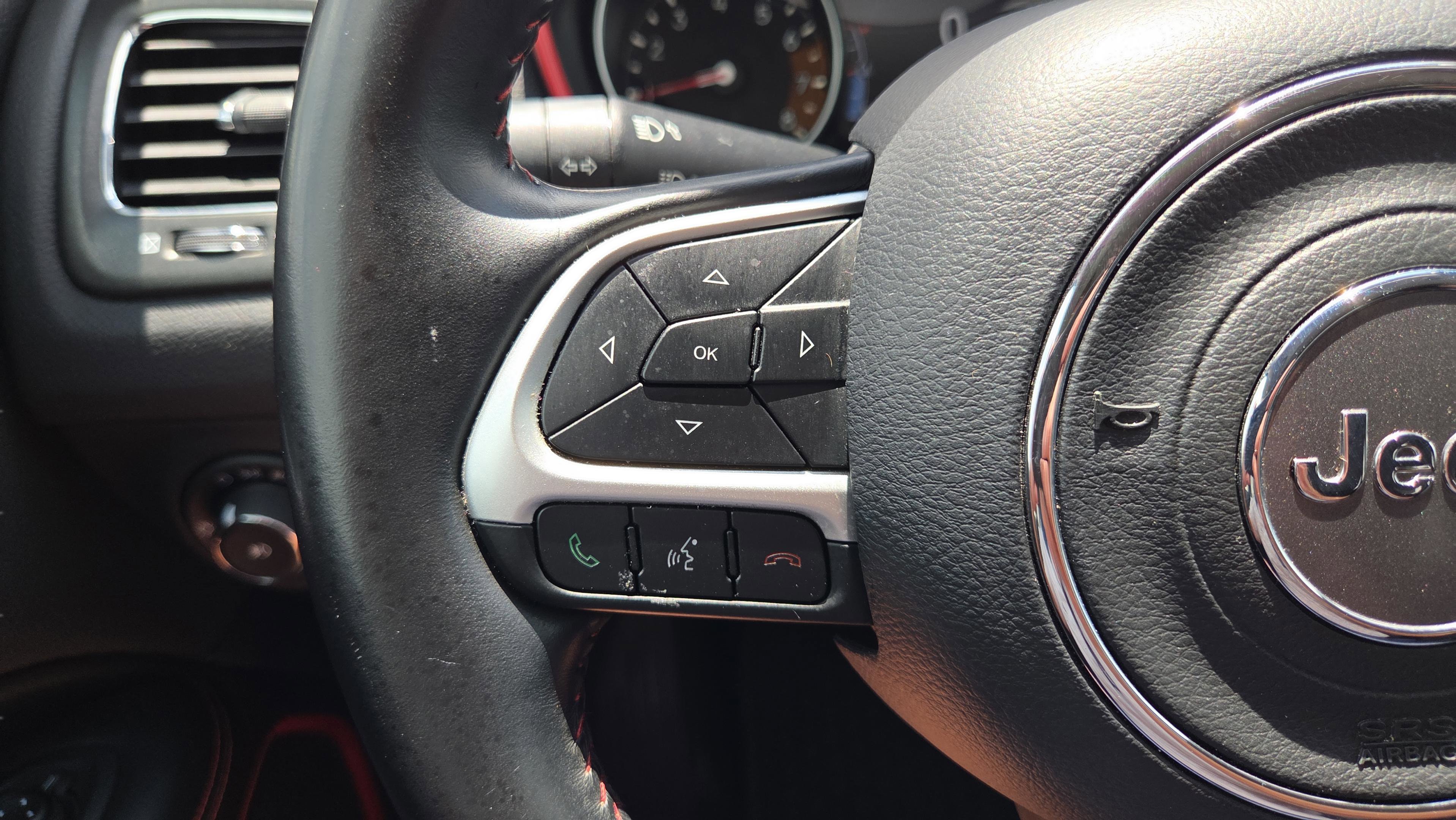 Used 2018 Jeep Compass Trailhawk w/ Leather Interior Group AWD/4WD image 28