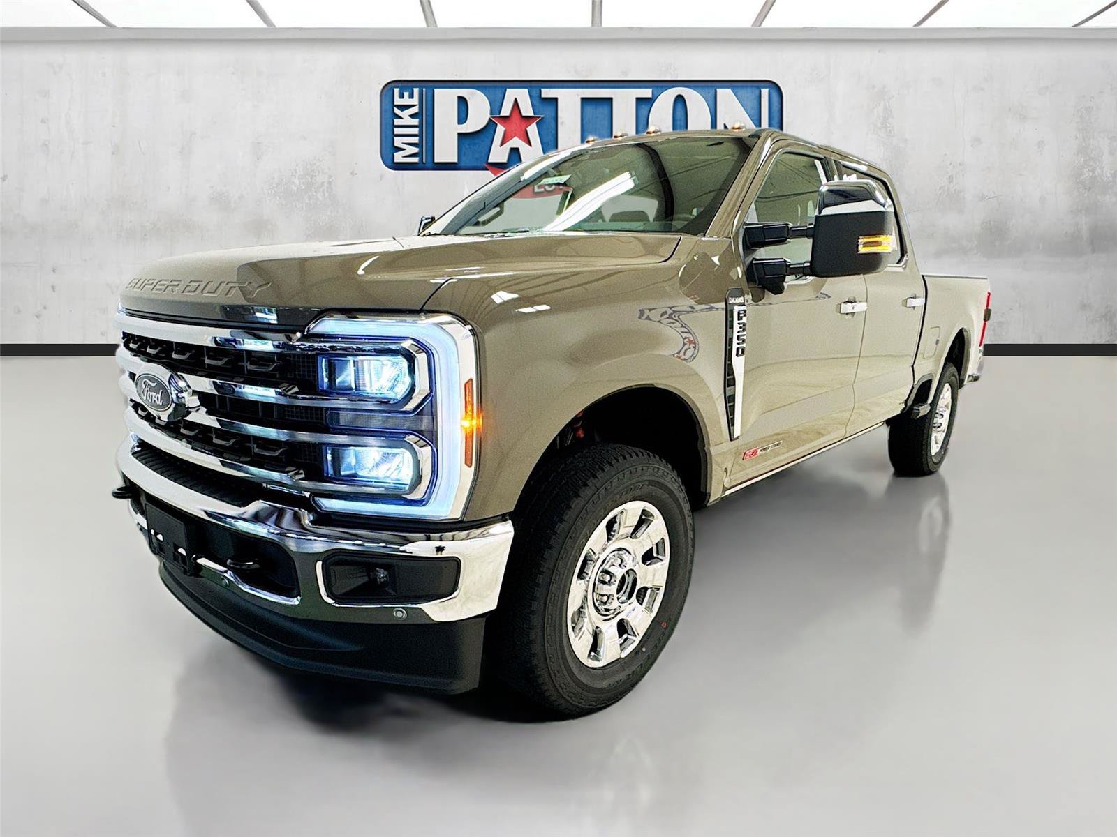 New 2026 Ford F350 King Ranch w/ Chrome Package AWD/4WD image 3
