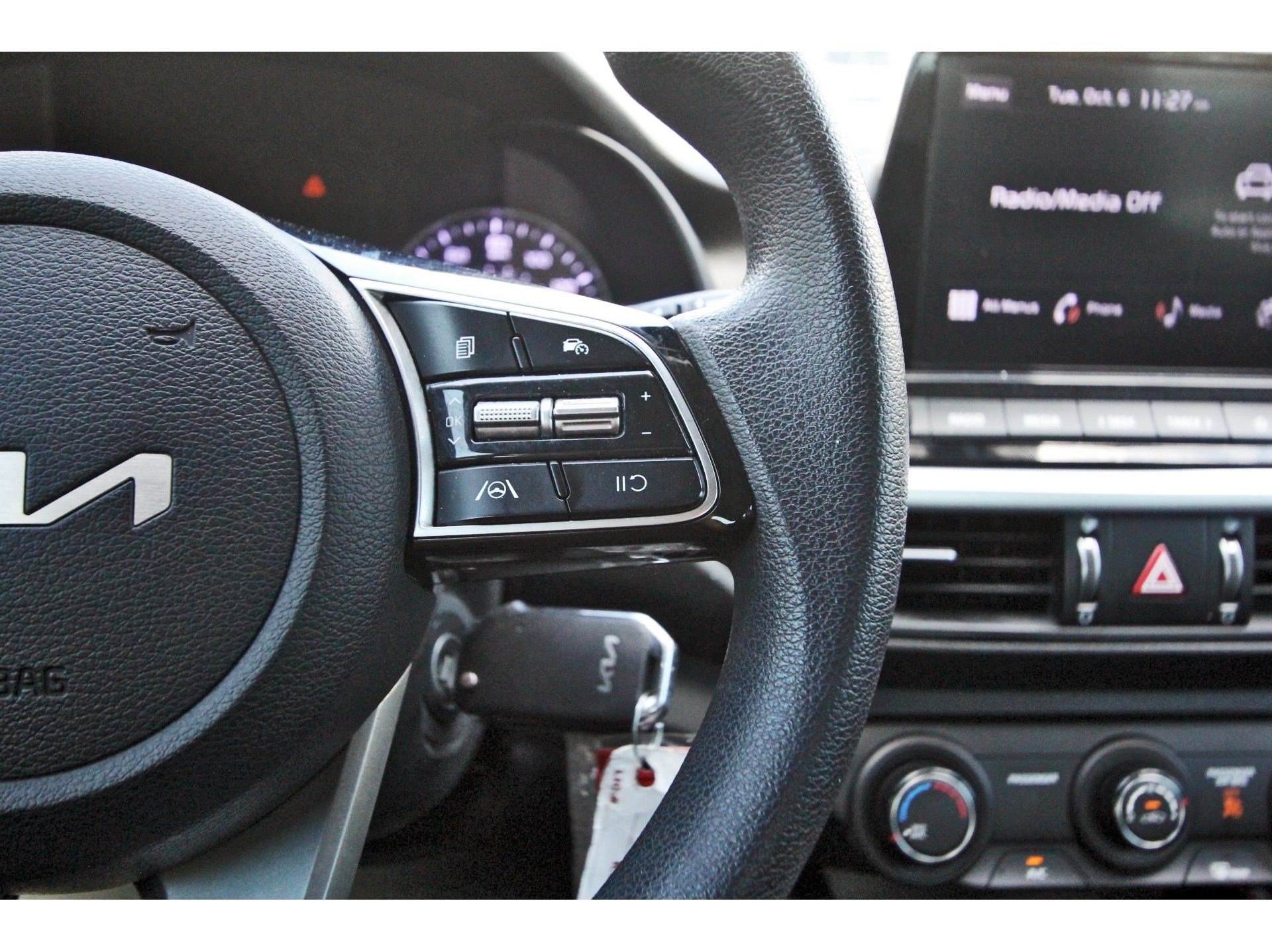 Used 2022 Kia Forte LXS FWD image 18