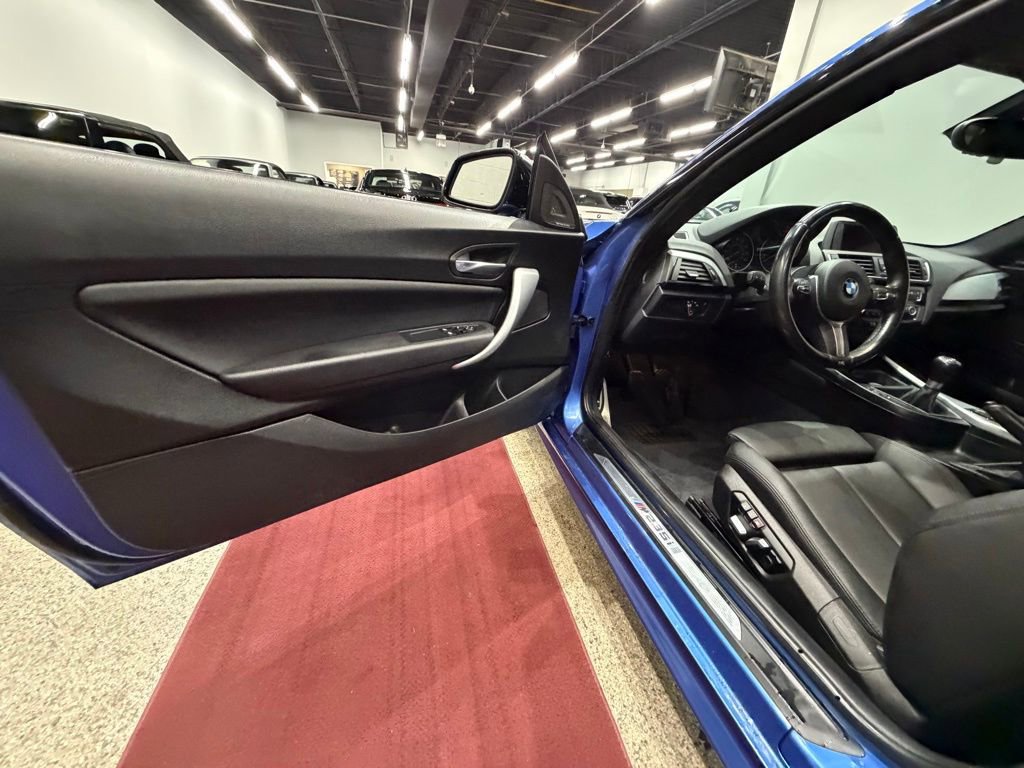 Used 2016 BMW M235i Coupe image 27