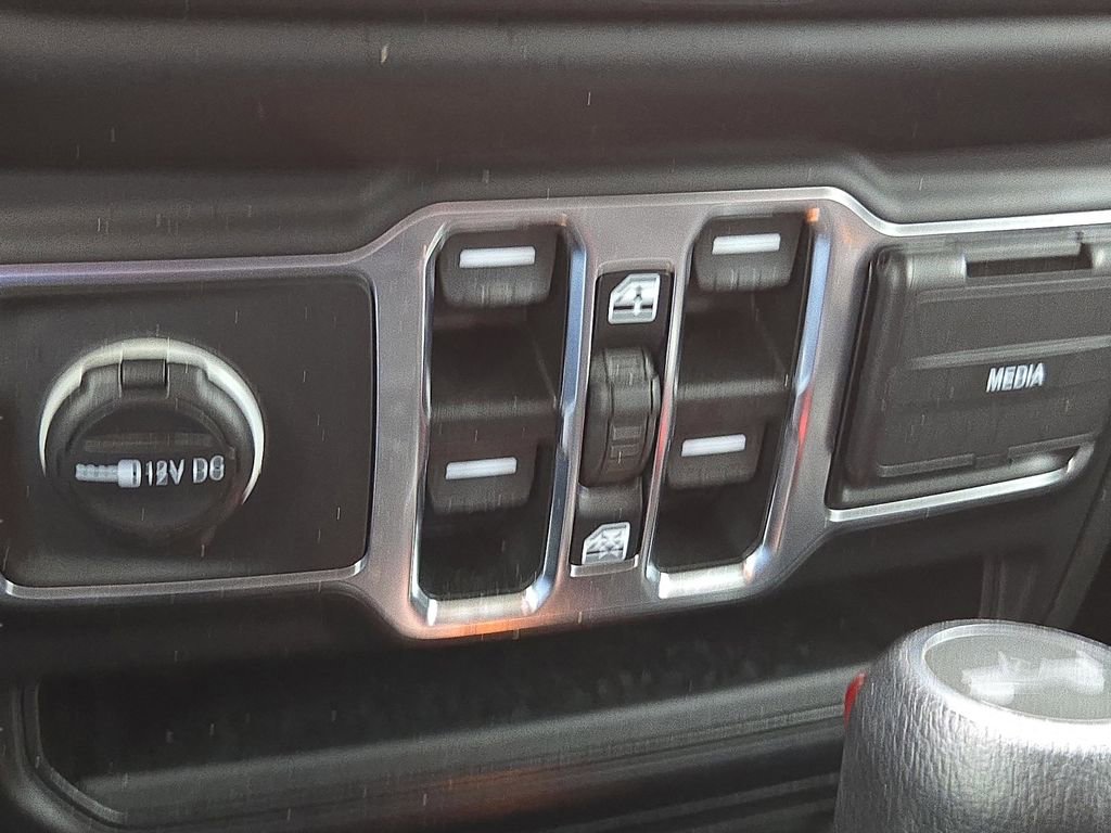 Used 2021 Jeep Wrangler Unlimited Sport image 23