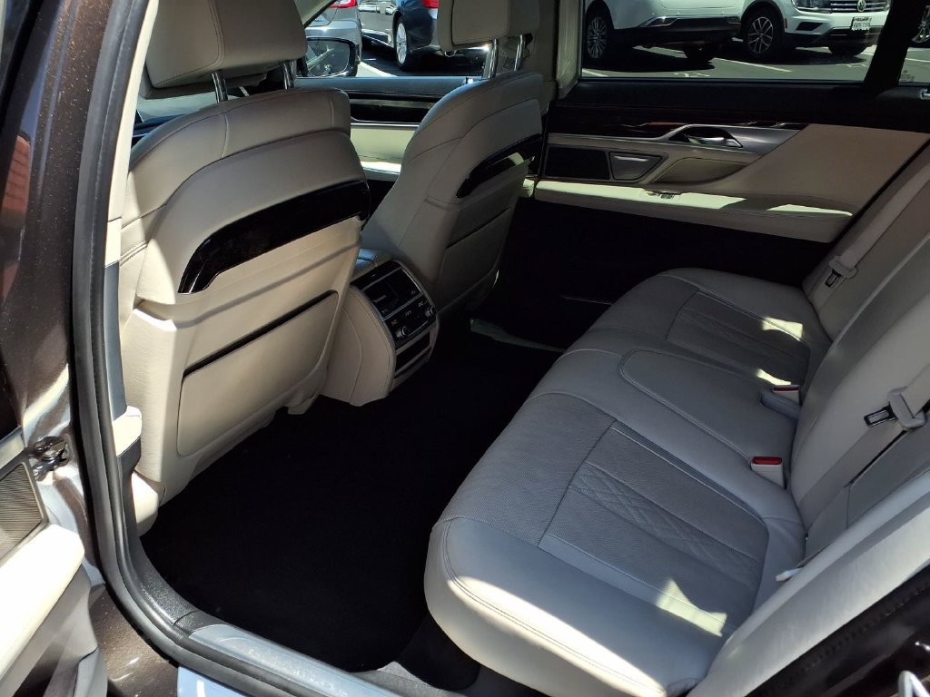 Used 2016 BMW 740i RWD image 24
