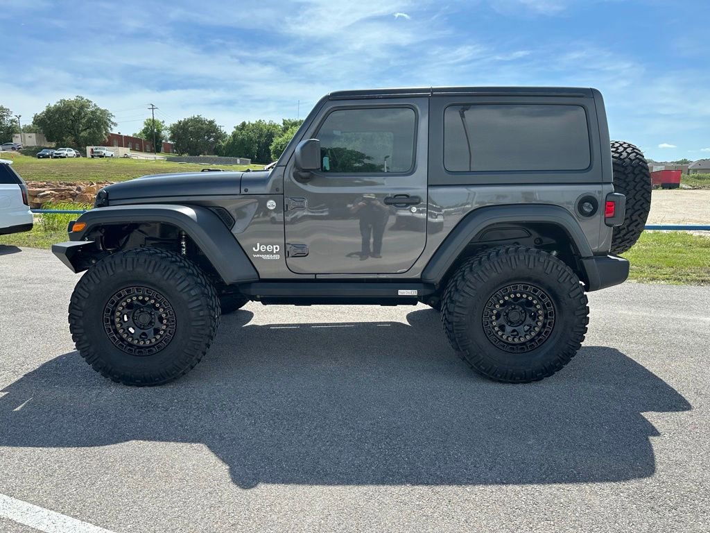 Used 2020 Jeep Wrangler Sport AWD/4WD image 3