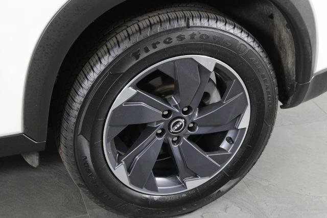 Certified 2025 Nissan Rogue SV image 13