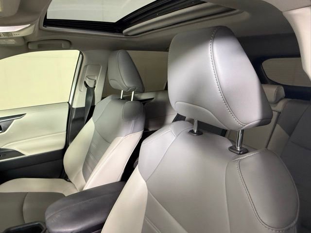 Used 2023 Toyota RAV4 XLE Premium image 6