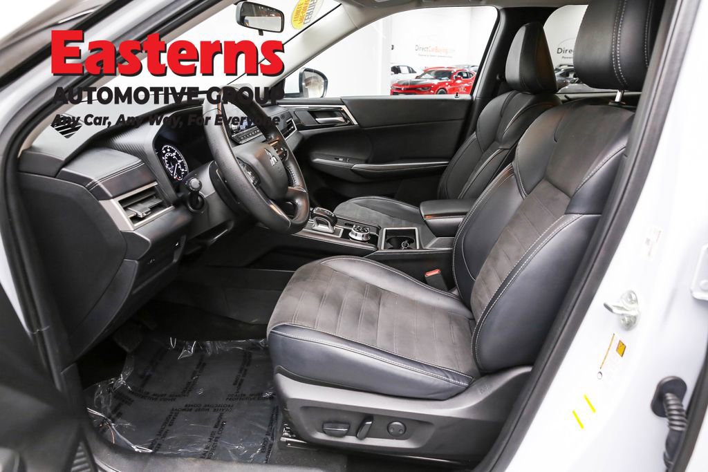 Used 2024 Mitsubishi Outlander SE image 14