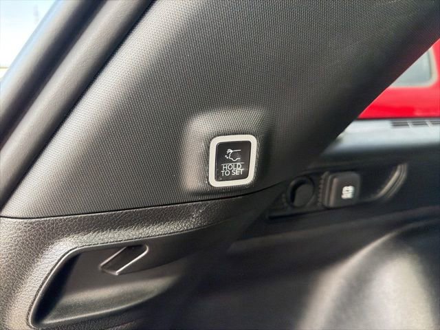 Used 2024 Jeep Grand Cherokee Limited w/ Black Appearance Package image 9