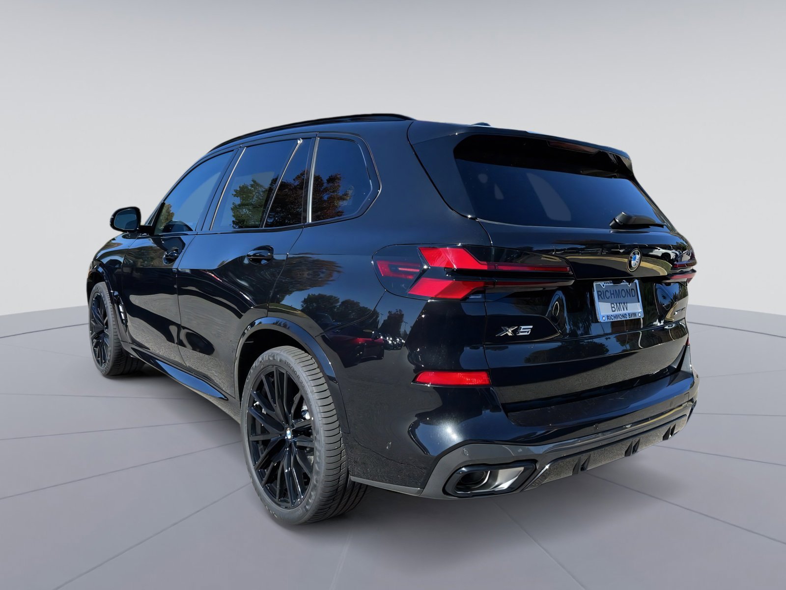 New 2026 BMW X5 xDrive40i w/ M Sport Package image 3