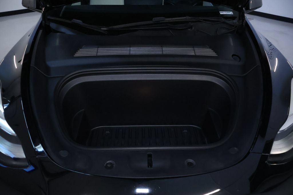 Used 2021 Tesla Model Y Long Range AWD/4WD image 28
